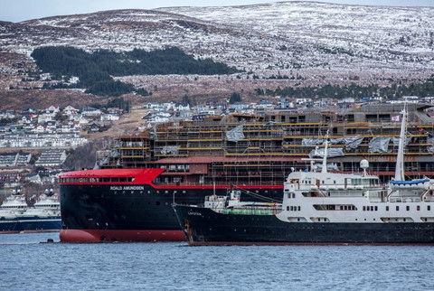 Du thuyền chạy bằng pin đầu tiên quyết chinh phục 2 đầu cực Trái Đất