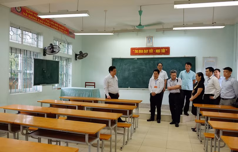 Thi THPT quốc gia 2019: “Thí sinh đặc biệt” vẫn đang... làm bài thi!