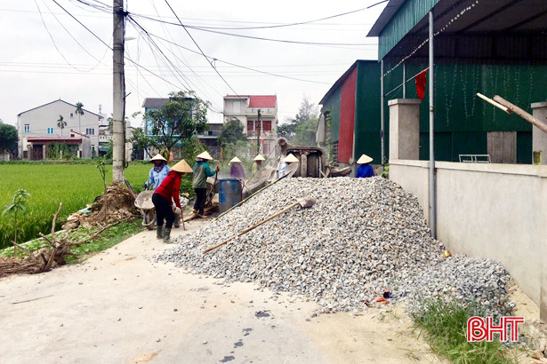 TP. Hà Tĩnh tiếp nhận gần 2.000 tấn xi măng xây dựng kết cấu hạ tầng đô thị