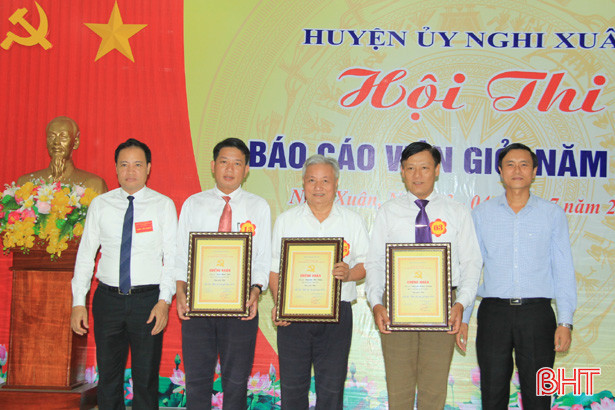24 thí sinh thi báo cáo viên giỏi huyện Nghi Xuân