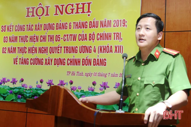 Công an TP Hà Tĩnh vinh danh 28 tập thể, cá nhân điển hình học và làm theo Bác