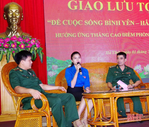 Giao lưu tọa đàm “Để cuộc sống bình yên - hãy tránh xa ma túy”