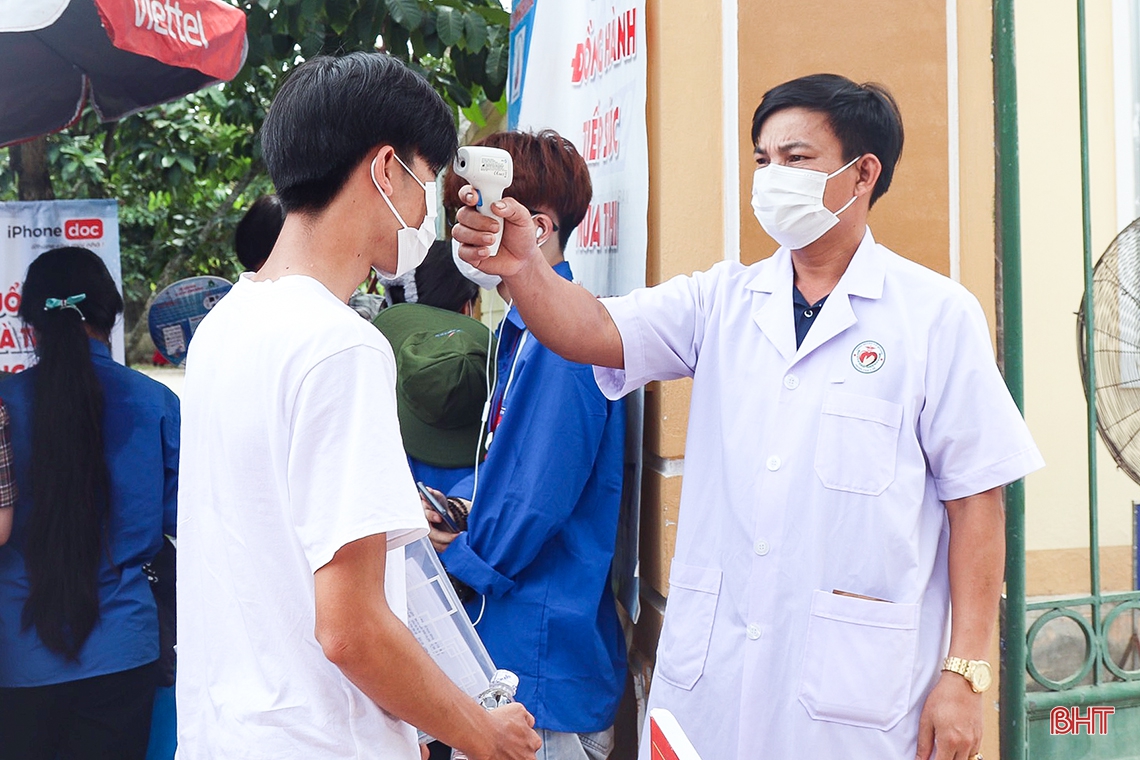 Những khoảnh khắc khó quên trong Kỳ thi tốt nghiệp THPT ở Hà Tĩnh