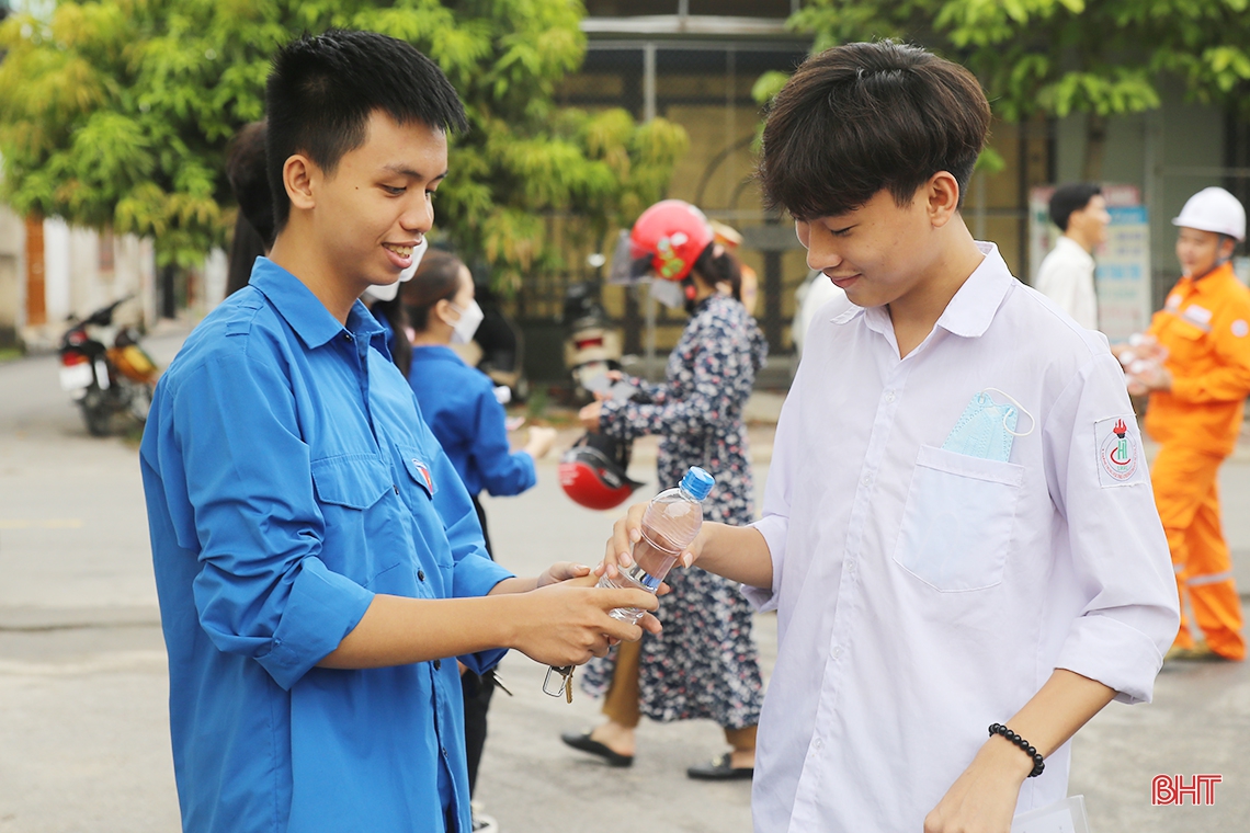 Những khoảnh khắc khó quên trong Kỳ thi tốt nghiệp THPT ở Hà Tĩnh