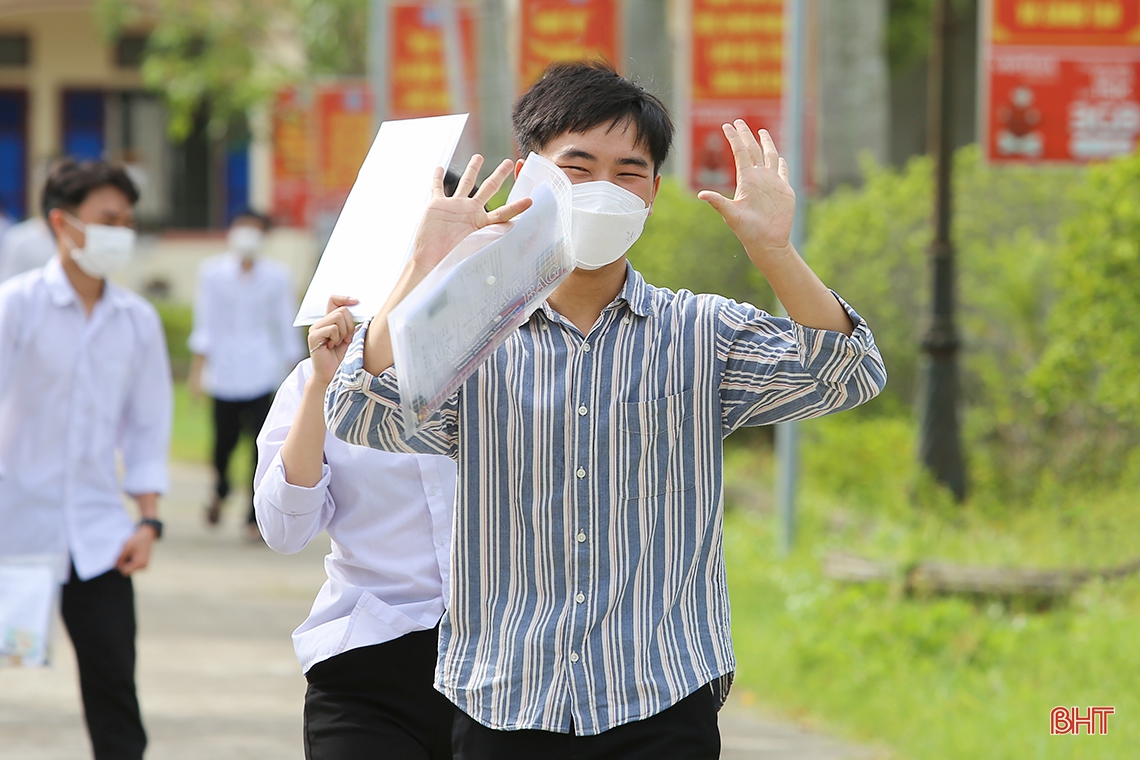Những khoảnh khắc khó quên trong Kỳ thi tốt nghiệp THPT ở Hà Tĩnh
