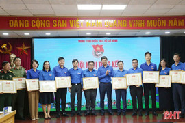 Tỉnh đoàn Hà Tĩnh nhận bằng khen xuất sắc "Chiến dịch Thanh niên tình nguyện hè"