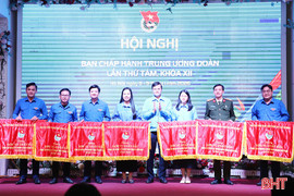 Hà Tĩnh được tặng cờ thi đua xuất sắc toàn quốc trong công tác Đoàn 
