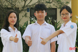 3 học sinh cùng trường đạt thủ khoa THPT Chuyên Hà Tĩnh 