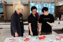 Người trẻ loay hoay với những dự định “qua Tết rồi tính”