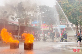 Thực tập phương án chữa cháy, cứu nạn cứu hộ tại chợ Nầm
