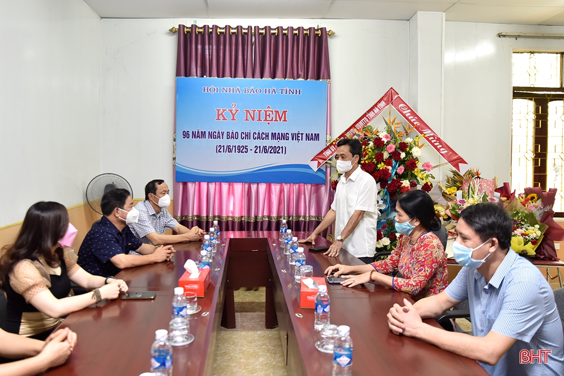 Đội ngũ người làm báo Hà Tĩnh tiếp tục đóng góp tích cực vào sự phát triển của tỉnh