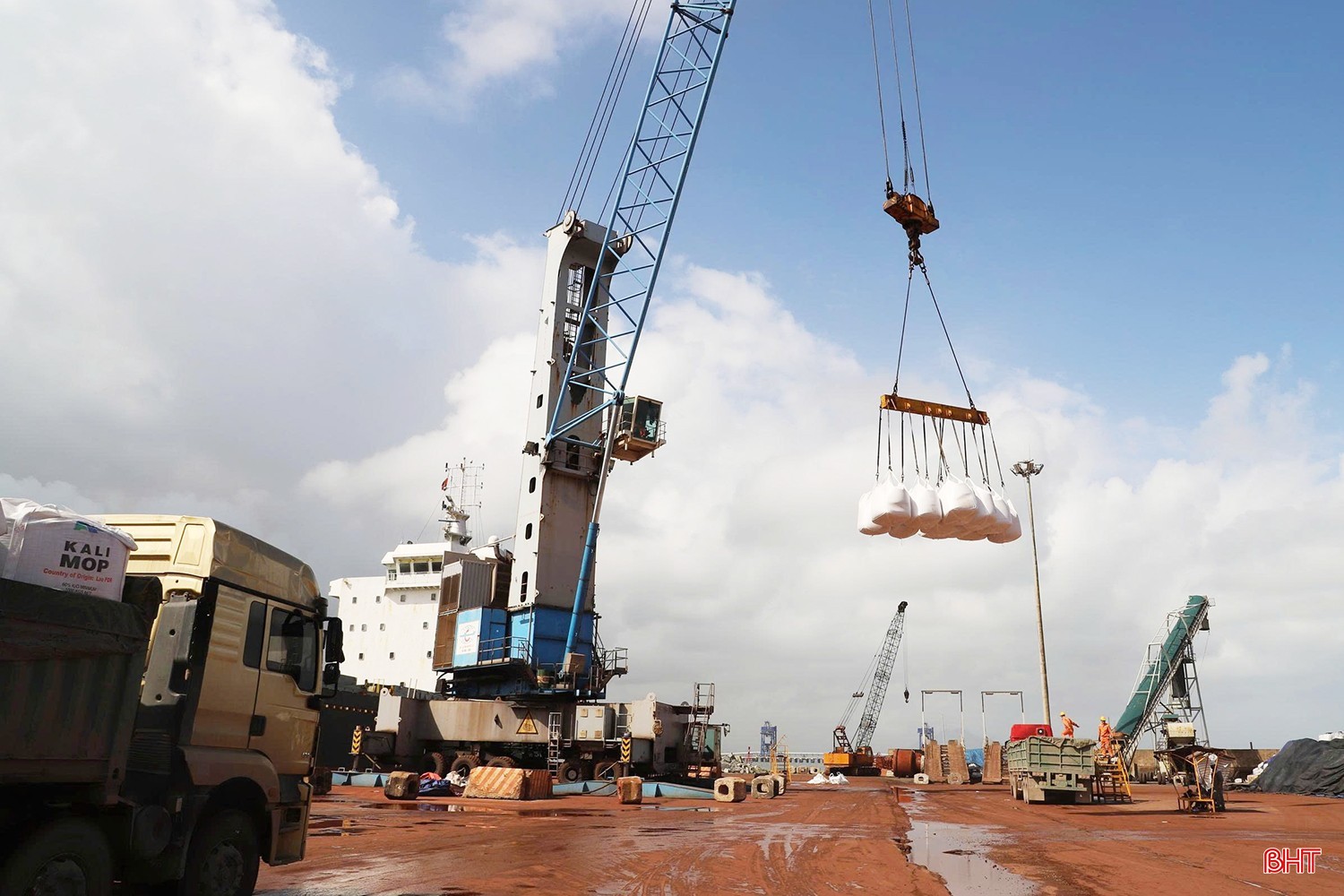 Khơi thông tối đa các dư địa, động lực mới, Hà Tĩnh có cơ sở để kỳ vọng vào một giai đoạn phát triển vững chắc hơn.