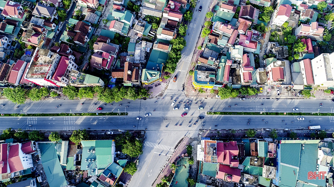 Thành phố Hà Tĩnh từ trên cao - Quen mà lạ