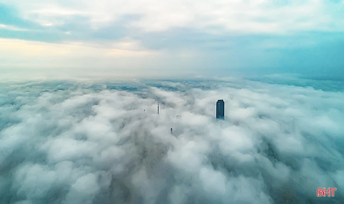 Thành phố Hà Tĩnh từ trên cao - Quen mà lạ