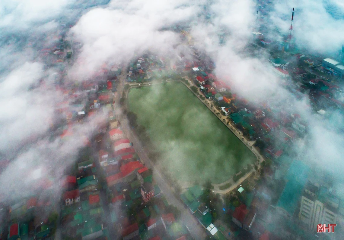 Thành phố Hà Tĩnh từ trên cao - Quen mà lạ
