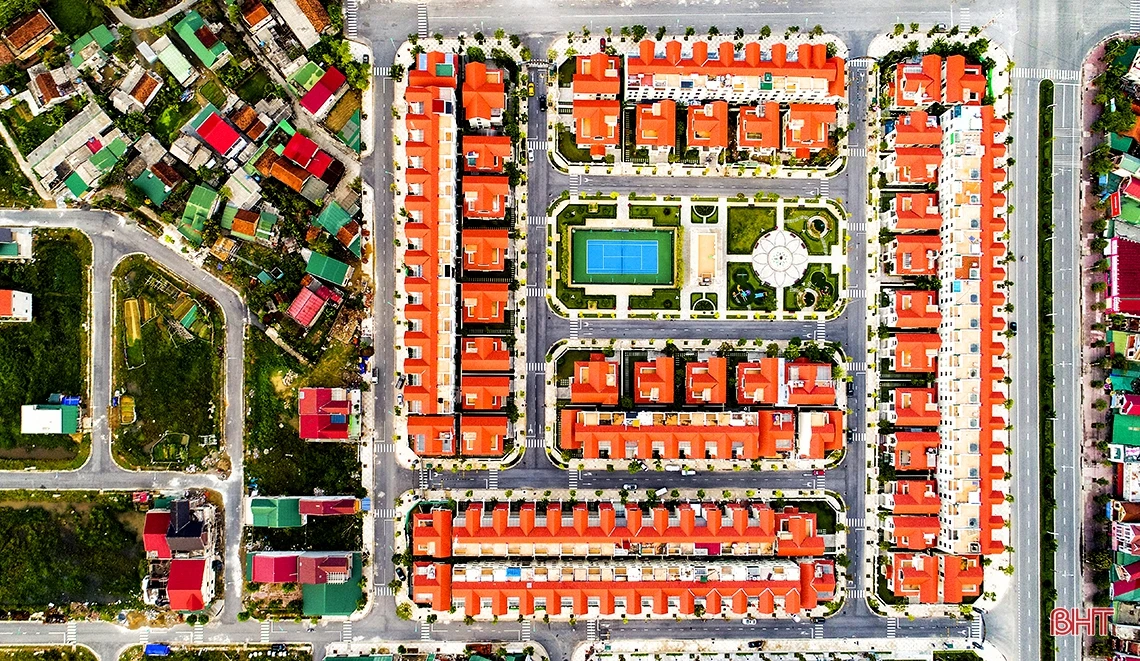 Thành phố Hà Tĩnh từ trên cao - Quen mà lạ