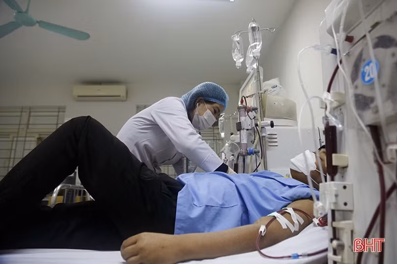 Xoa dịu nỗi đau cho bệnh nhân chạy thận ở Hà Tĩnh