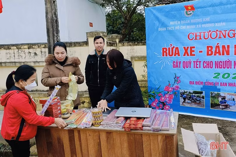 Thanh niên Hương Khê rửa xe, bán hàng gây quỹ hỗ trợ người nghèo vui tết