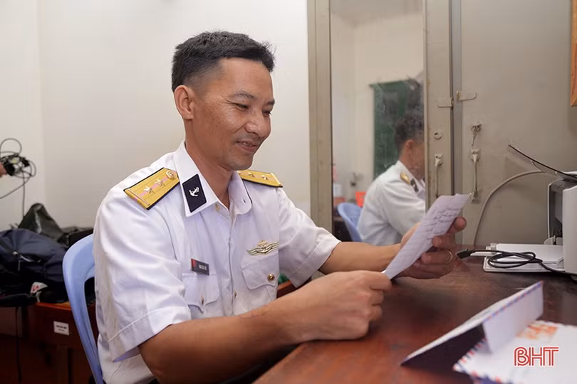 Lời chúc năm mới từ những người lính quê Hà Tĩnh trên nhà giàn DK1