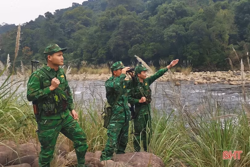 Vui xuân không quên nhiệm vụ ở Đồn Biên phòng Hương Quang