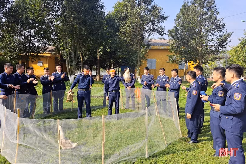Đón năm mới trên tàu cảnh sát biển ở Hà Tĩnh