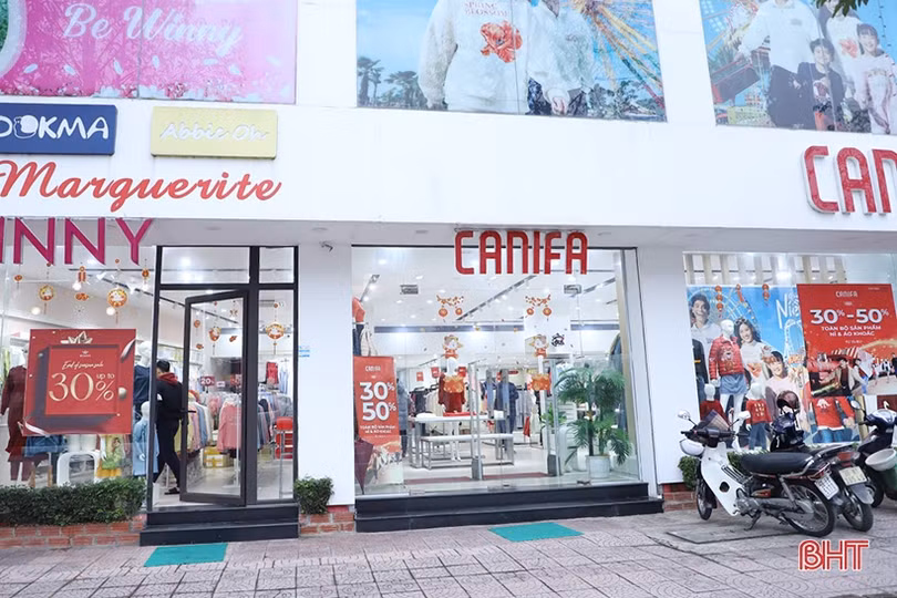Hà Tĩnh: Nhiều cửa hàng thời trang xả kho, giảm giá khủng đón tết