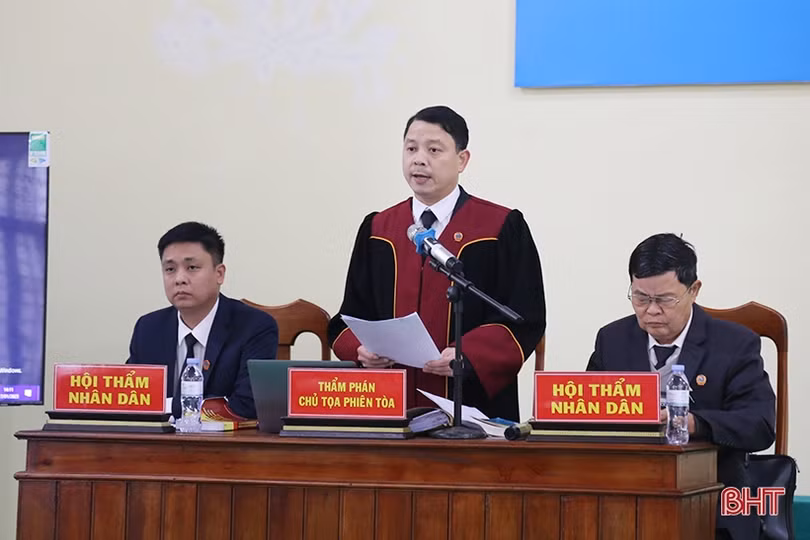 TAND huyện Thạch Hà xét xử lưu động vụ án buôn bán, tàng trữ pháo trái phép