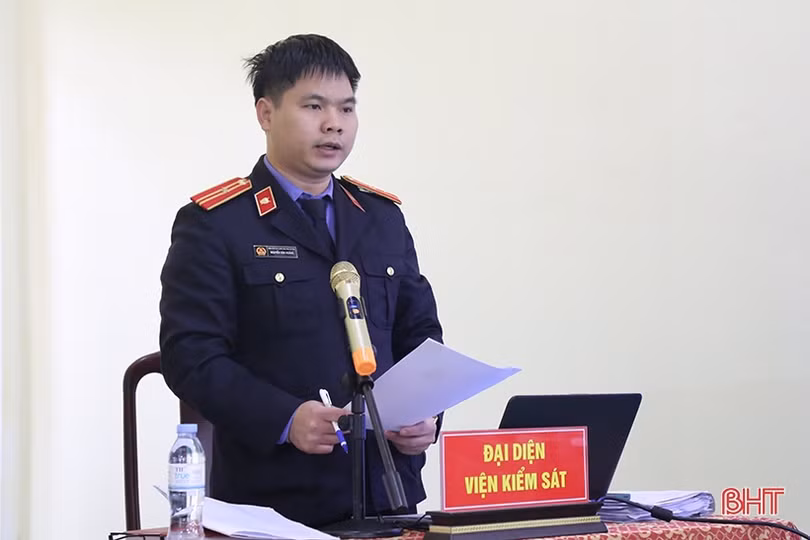 TAND huyện Thạch Hà xét xử lưu động vụ án buôn bán, tàng trữ pháo trái phép