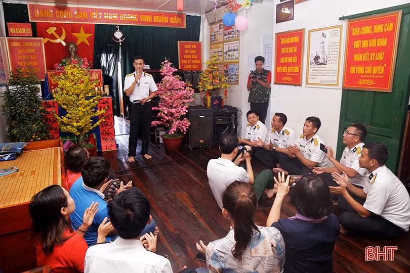 Đón tết cùng chiến sỹ nhà giàn DK1