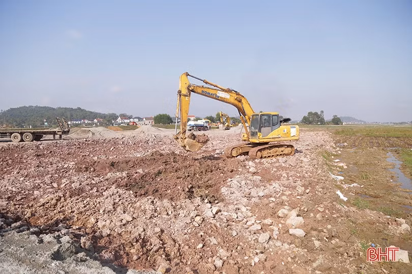Công trường cao tốc Bắc – Nam đoạn Hà Tĩnh nhộn nhịp ngày cận tết