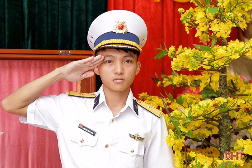 Lời chúc năm mới từ những người lính quê Hà Tĩnh trên nhà giàn DK1
