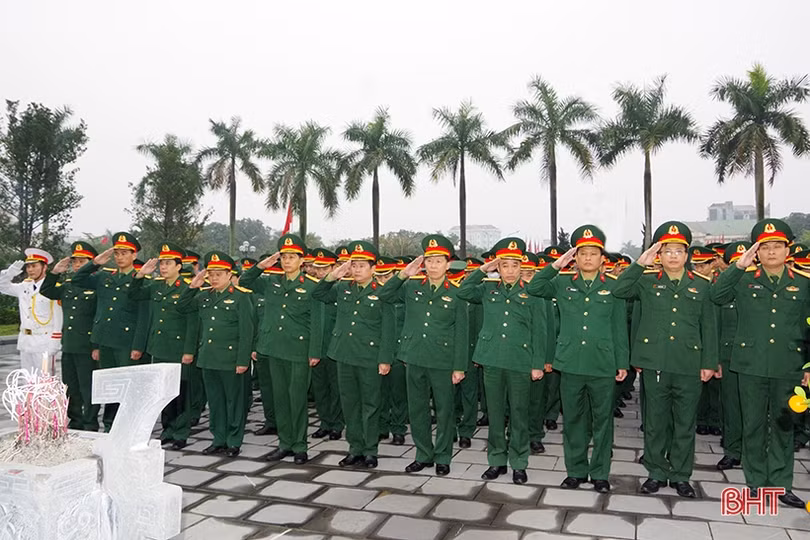 LLVT Hà Tĩnh dâng hương tưởng niệm Chủ tịch Hồ Chí Minh và các anh hùng liệt sỹ