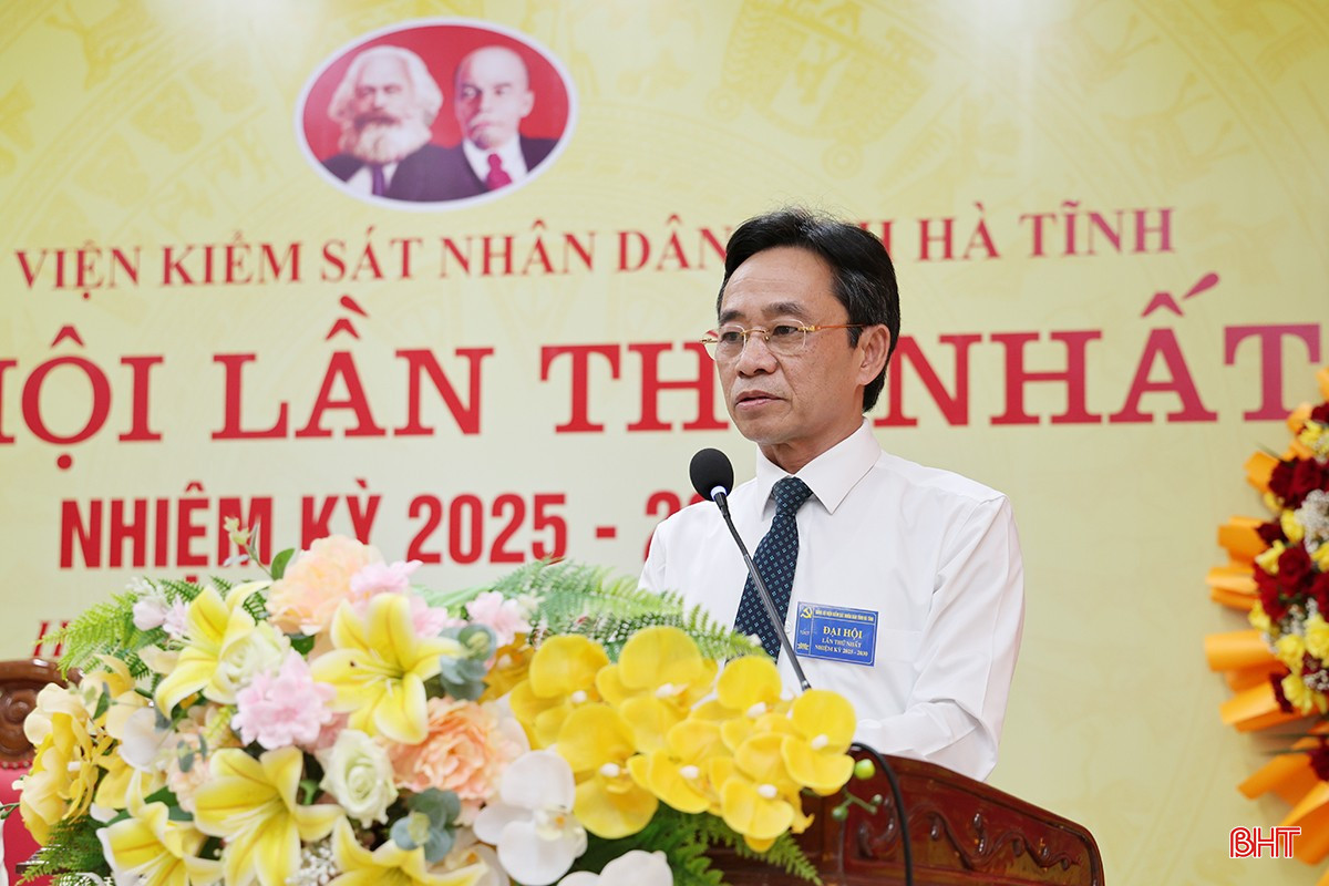 Phó Bí thư Thường trực Tỉnh ủy, Bí thư Đảng ủy Các cơ quan Đảng tỉnh Trần Thế Dũng phát biểu chỉ đạo tại đại hội. bqbht_br_img-0422.jpg