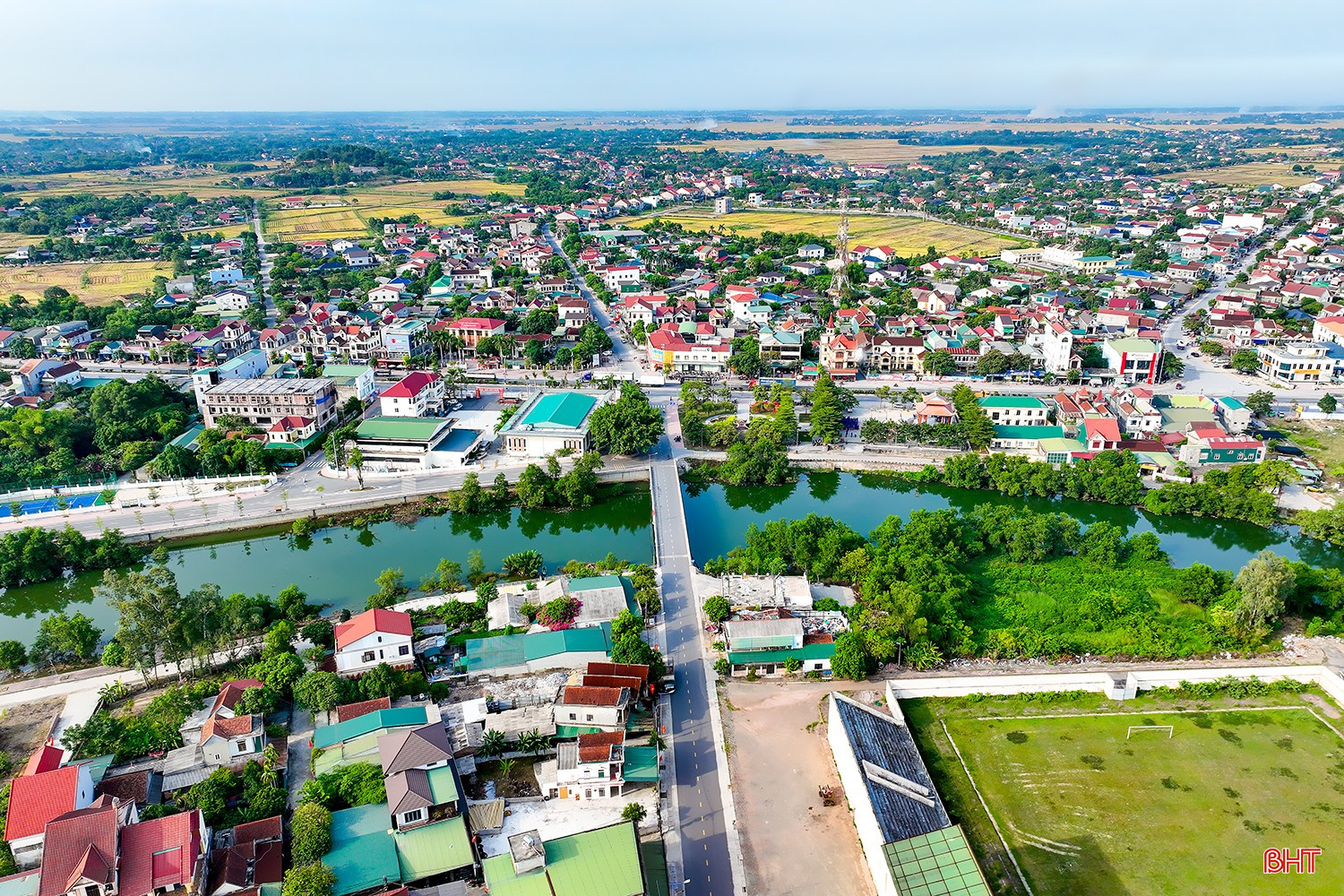 Khu vực Cầu Hội, xã Cẩm Xuyên khoác lên mình diện mạo mới với cơ sở vật chất, hạ tầng hiện đại. bqbht_br_dji-0186mm.jpg
