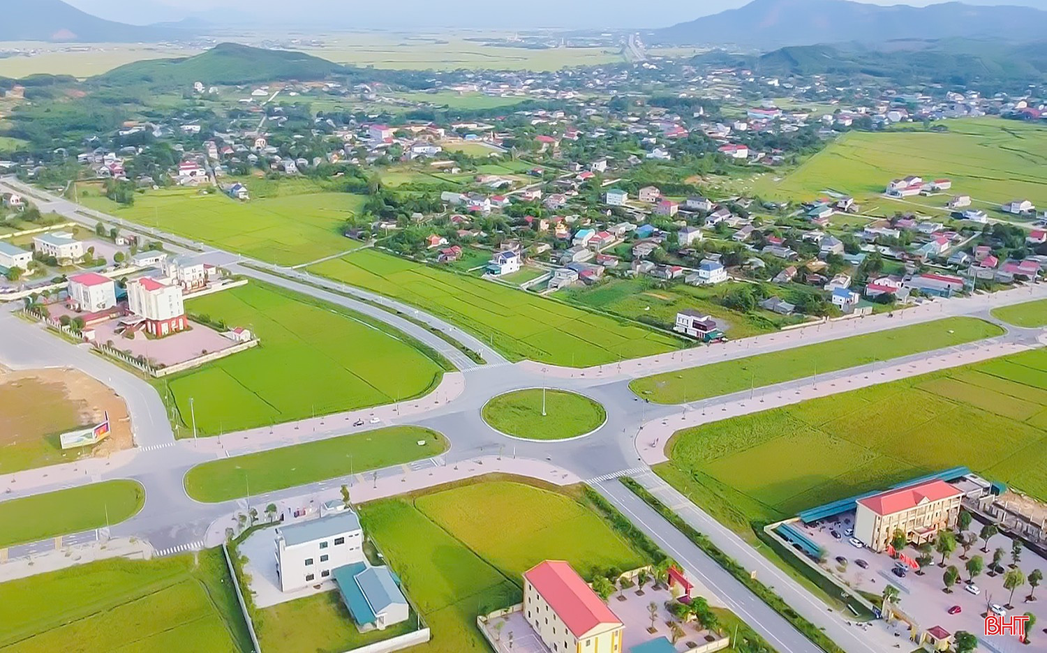 Xã Kỳ Anh được đầu tư xây dựng hạ tầng, đường giao thông khang trang. bqbht_br_3.jpg