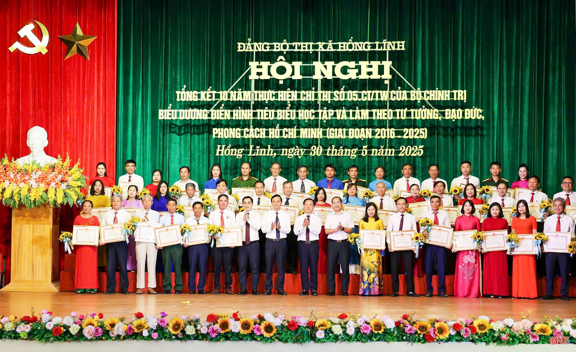 Qua phong trào học và làm theo Bác ở Hà Tĩnh đã xuất hiện nhiều tập thể, cá nhân điển hình, góp phần cùng toàn tỉnh hoàn thành các chỉ tiêu phát triển kinh tế - xã hội. bqbht_br_1-1.jpg