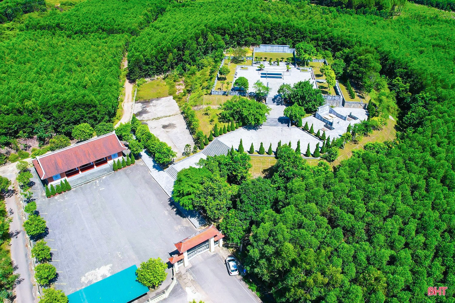 Khu mộ Tổng Bí thư Hà Huy Tập là điểm thu hút du khách về dâng hương. image-20.jpg