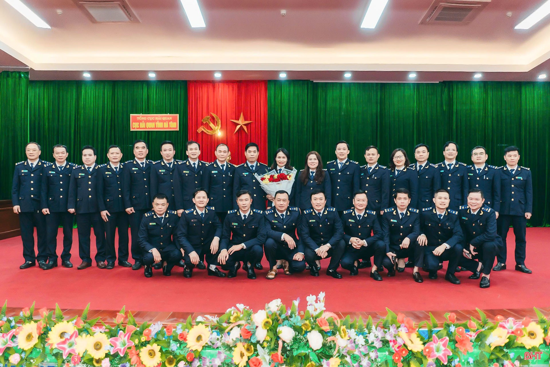 Cán bộ Chi cục Hải quan khu vực XI đáp ứng yêu cầu ngày càng cao của sự nghiệp đổi mới và hội nhập. bqbht_br_2.jpg