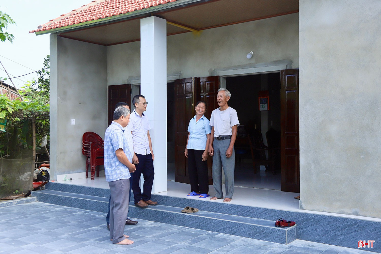 Bà Lê Thị Liên, thôn Tiến Hòa, xã Yên Hồ (Đức Thọ) chia sẻ niềm vui khi về ở trong ngôi nhà mới nhờ sự hỗ trợ từ chương trình xoá nhà tạm, nhà dột nát. Ảnh: Phan Cúc. Bà Lê Thị Liên, thôn Tiến Hòa, xã Yên Hồ (Đức Thọ) chia sẻ niềm vui khi về ở trong ngôi nhà mới nhờ sự hỗ trợ từ chương trình xoá nhà tạm, nhà dột nát. Ảnh: Phan Cúc.