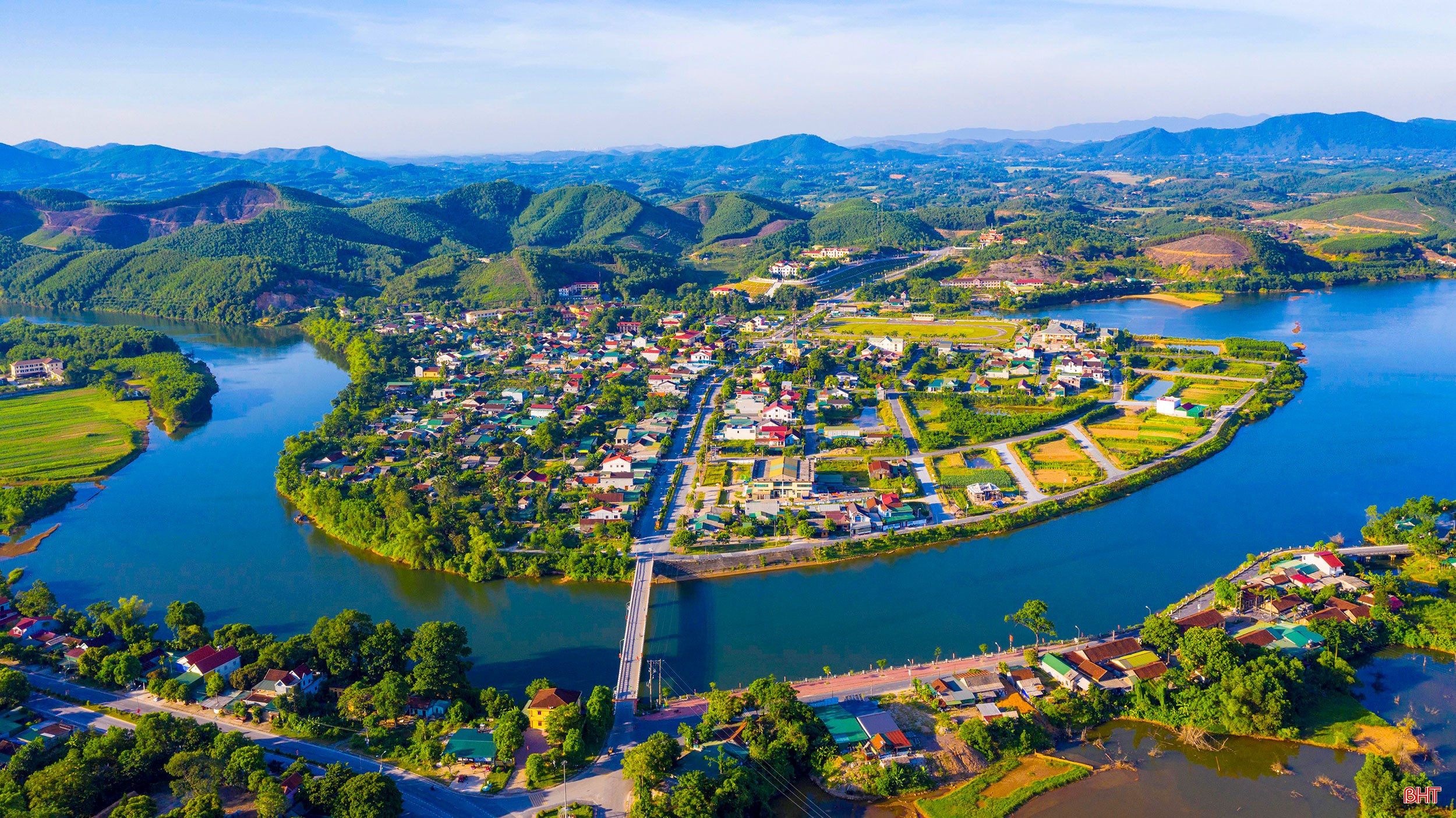 Non nước Vũ Quang. Ảnh: Nguyễn Thanh Hải bqbht_br_dji-0644.jpg