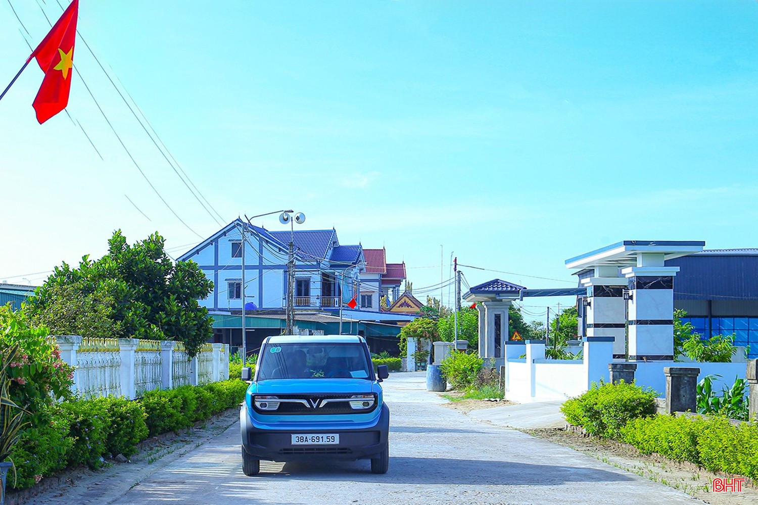 Những ngôi nhà cao tầng mọc lên san sát minh chứng cho sự đổi thay lớn của đời sống Nhân dân nơi đây. bqbht_br_image-4.jpg