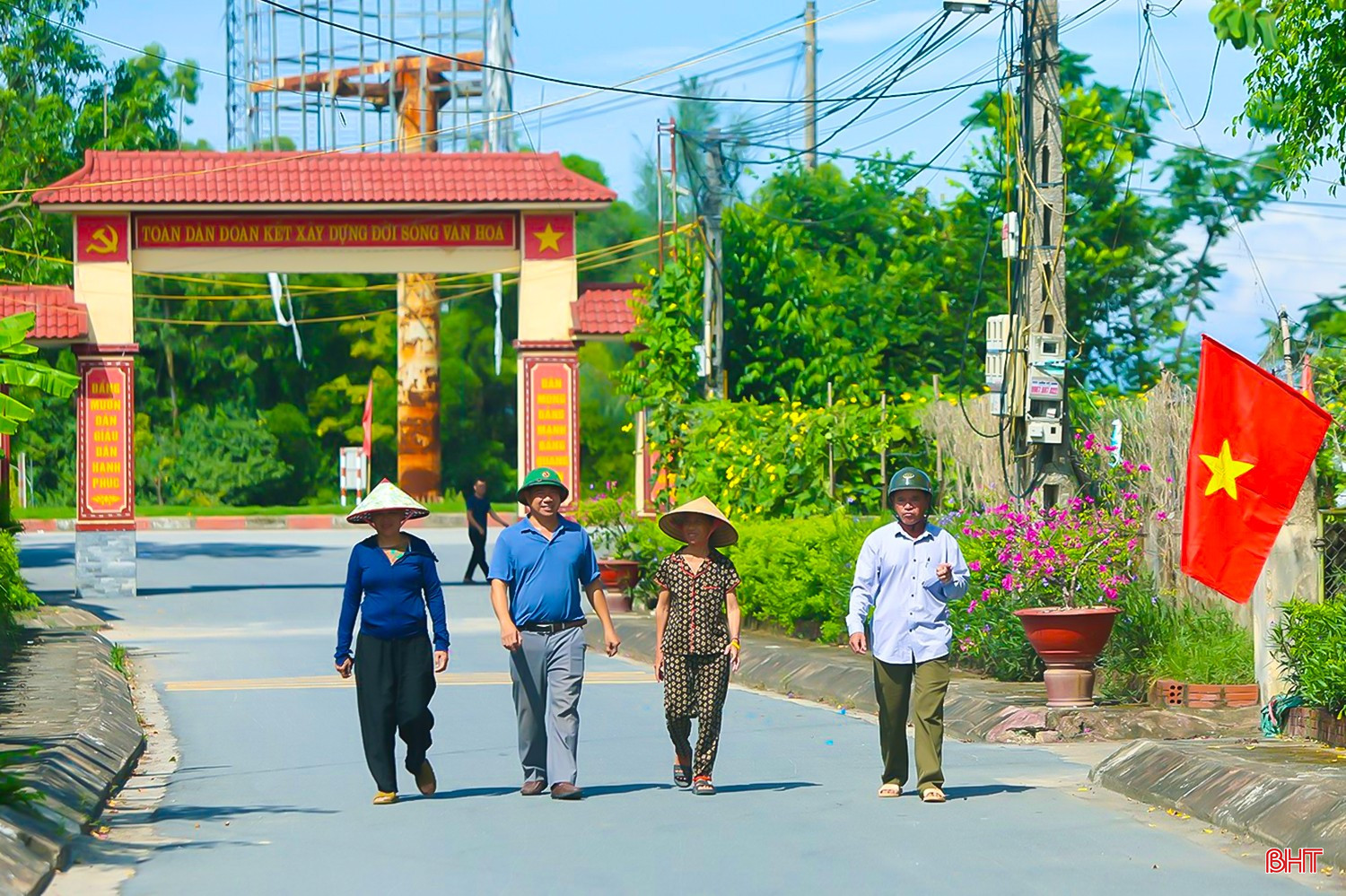Trong nhiệm kỳ, các xã đã xây dựng xây dựng 6 khu dân cư kiểu mẫu, bộ mặt nông thôn thay đổi theo chiều hướng sáng - xanh - sạch - đẹp. bqbht_br_image-23.jpg