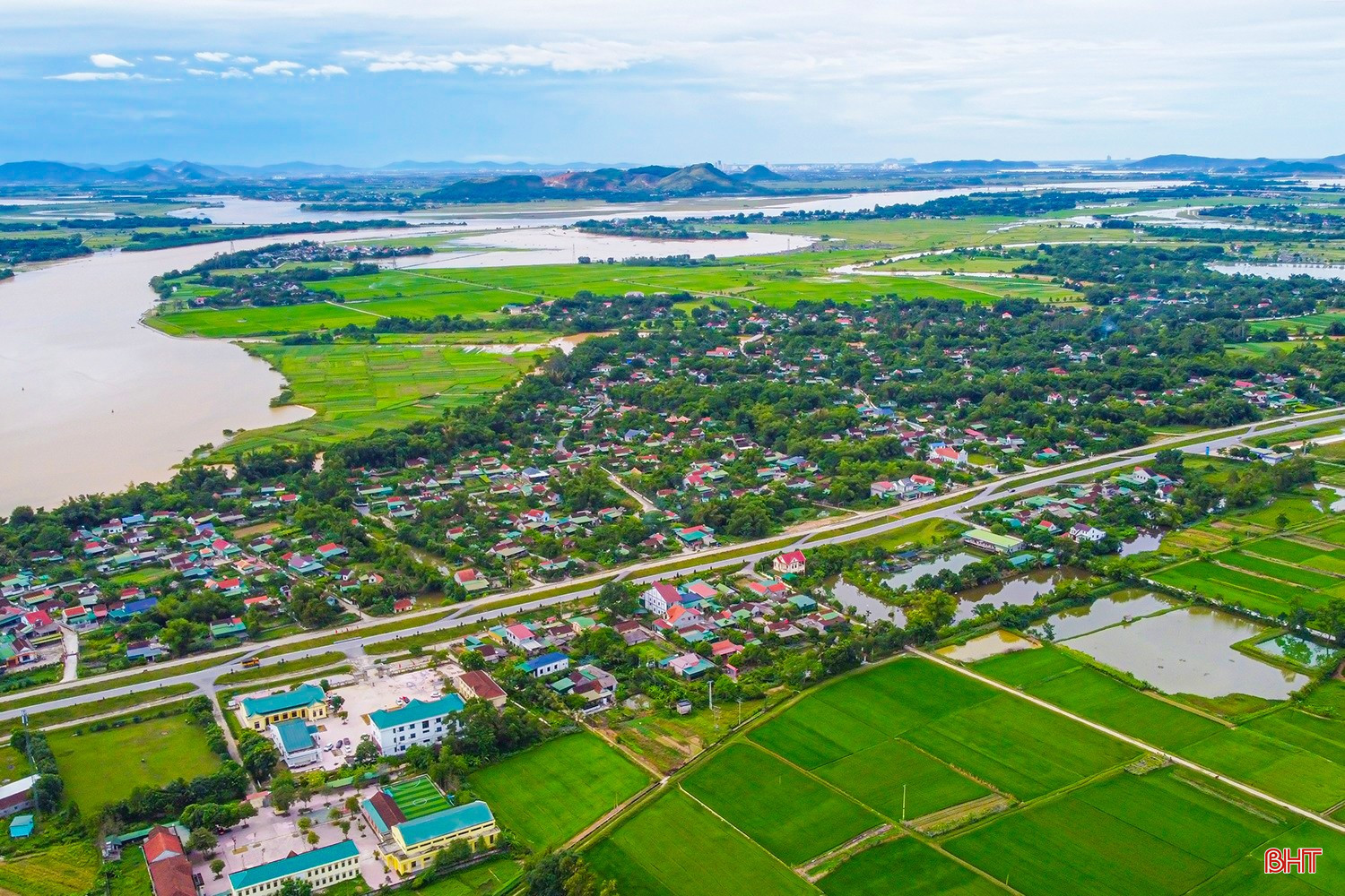 Xã Đức Quang được sáp nhập từ 3 đơn vị hành chính cũ: Bùi La Nhân, Yên Hồ, Quang Vĩnh. (Ảnh: Sĩ Hoàng) bqbht_br_image-3-2771.jpg