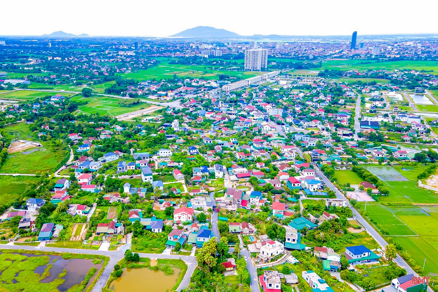 Phường Hà Huy Tập chính thức được thành lập ngày 1/7/2025 trên cơ sở sáp nhập các xã: Tân Lâm Hương, xã Thạch Đài và một phần diện tích, dân số của phường Đại Nài. image.jpg