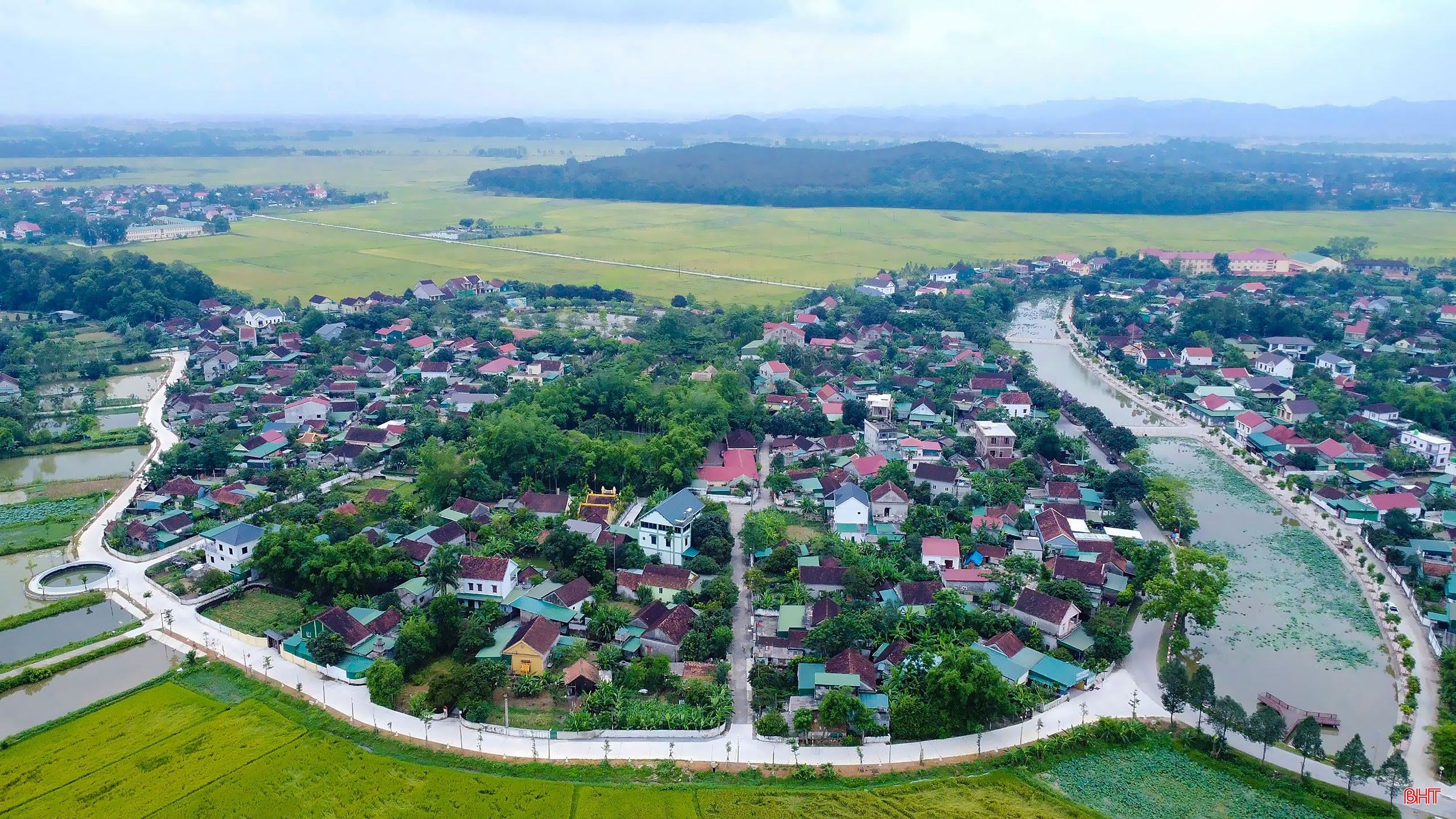 Một góc xã Kim Liên (Nam Đàn, Nghệ An) nhìn từ trên cao. bqbht_br_2.jpg