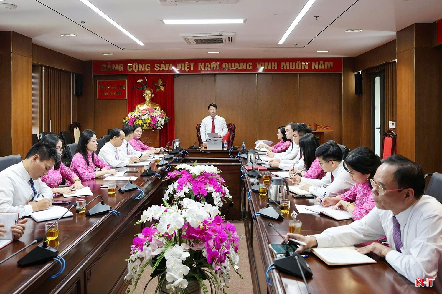 Chi bộ Ban Tổ chức Tỉnh ủy tổ chức sinh hoạt chi bộ thường kỳ tháng 8/2025. bqbht_br_image-2.jpg