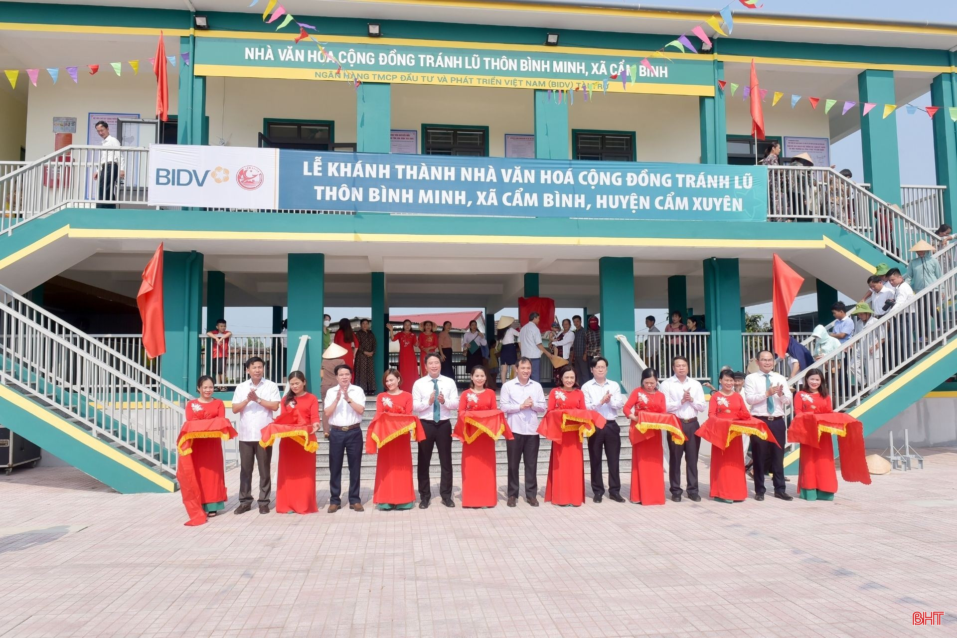 BIDV tài trợ xây dựng nhiều công trình nhà văn hóa cộng đồng tránh lũ tại Hà Tĩnh... bqbht_br_anh-5.jpg