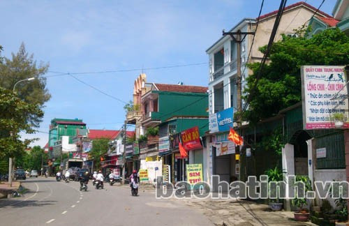 Do chưa phủ kín quy hoạch vùng nên việc xây dựng nhà ở riêng lẻ trên địa bàn thành phố đang “mạnh ai nấy làm”.