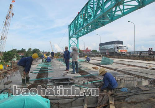 Dự án nâng cấp, mở rộng QL 1A đoạn Thị trấn Nghèn (Can Lộc) – tuyến tránh TP Hà Tĩnh - đang được tích cực thi công