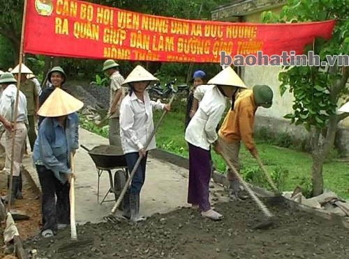 Nhân dân Đức Hương ra quân làm GTNT